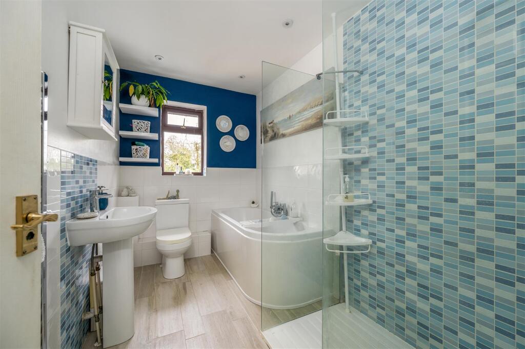 Lychgate Drive, Horndean - More