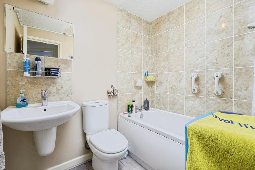 Apartment in Plymouth - More