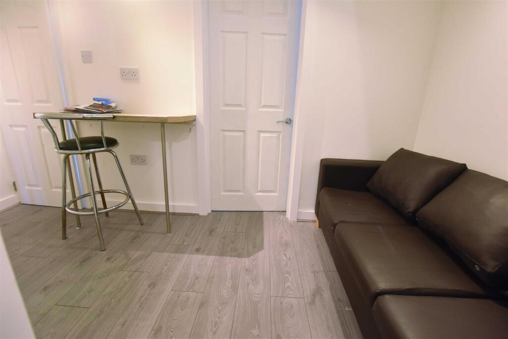 Apartment in London - View 3