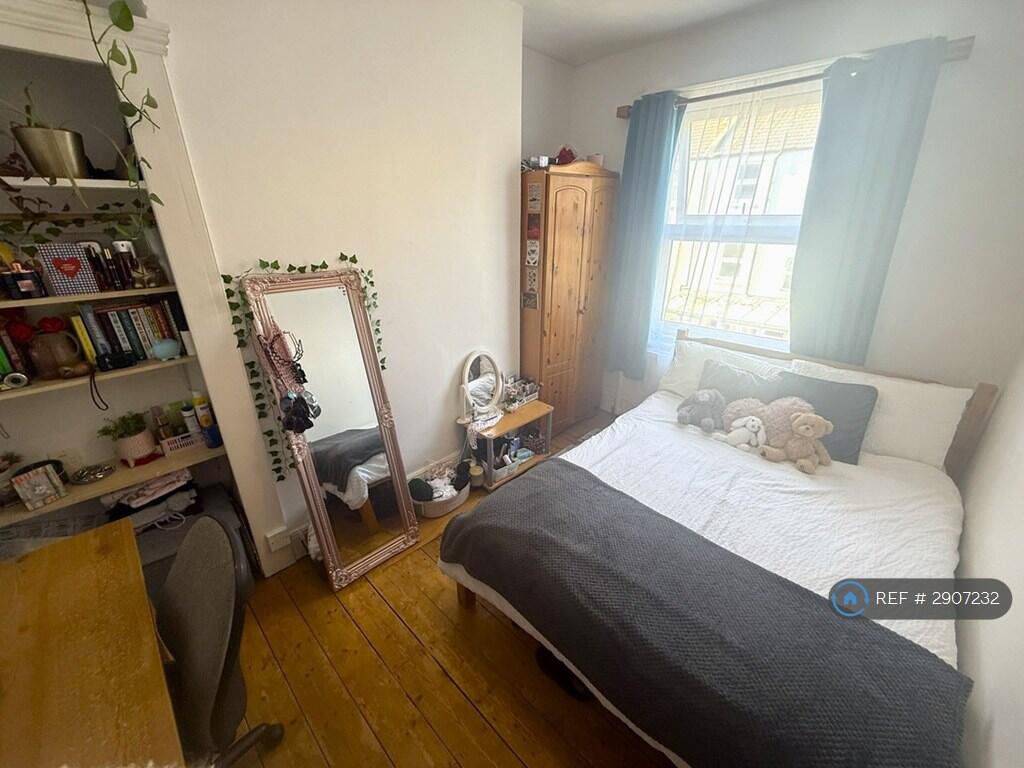 4 bedroom terraced house for rent