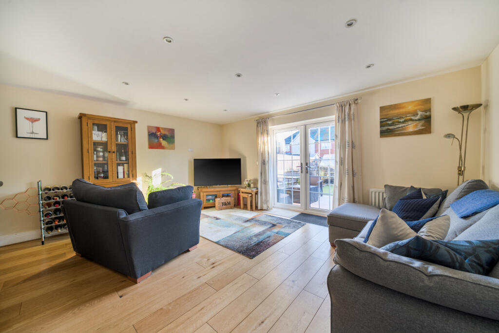 House in Woking, Byfleet - View 5