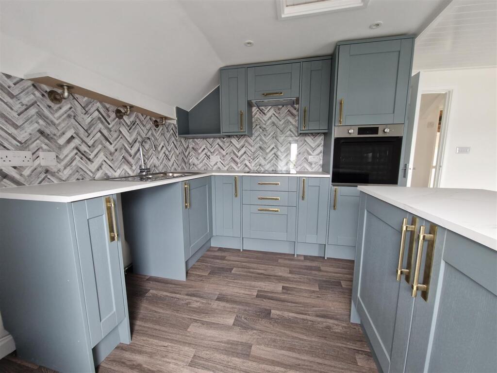 Apartment in Truro - View 2