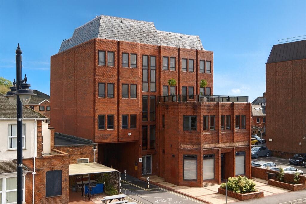 Main image of property: Upper Market Street, Eastleigh