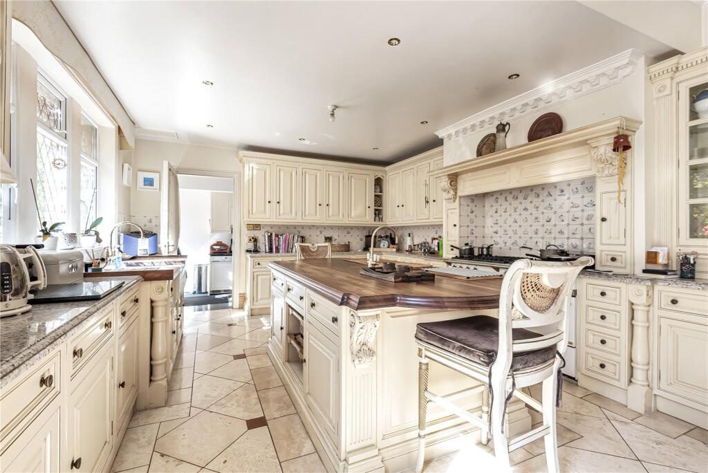 House in Enfield - More