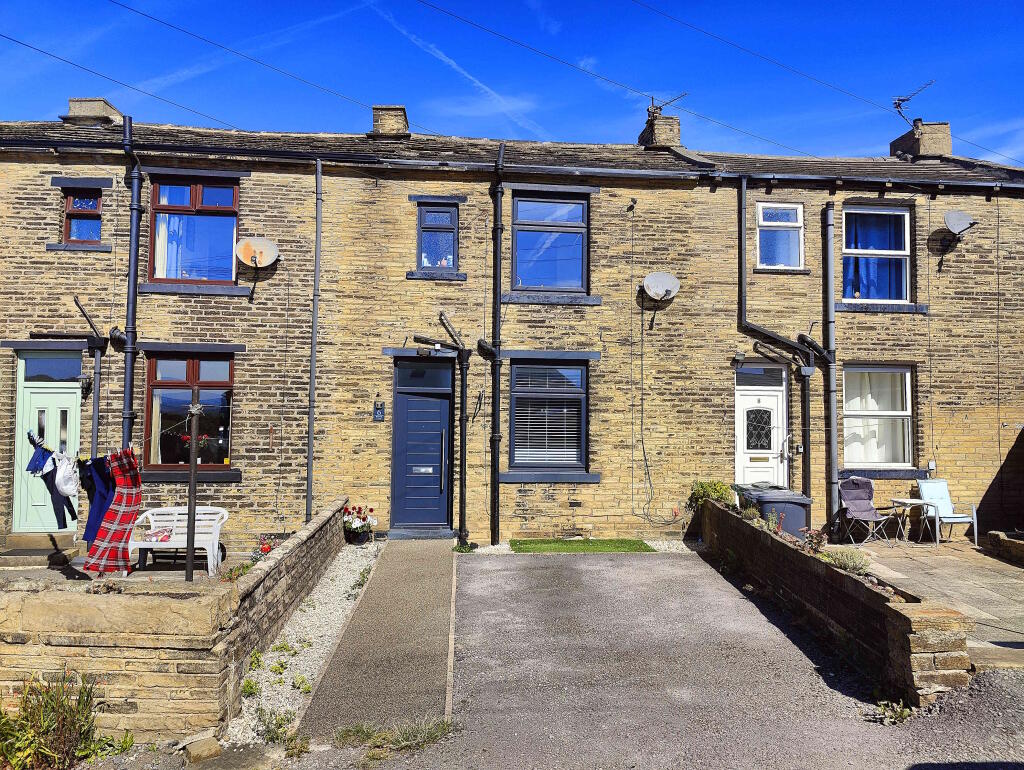 Main image of property: 6 Roper Lane, Queensbury, BD13 2DQ