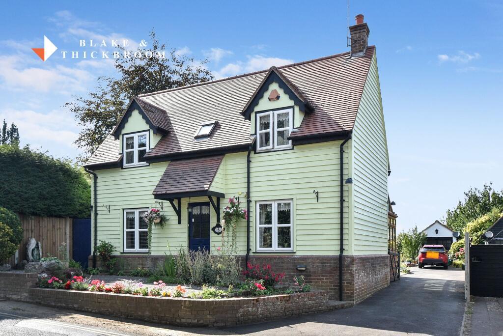 3-bed detached on Point Clear Road, St Osyth, CO16 8EP, £400,000