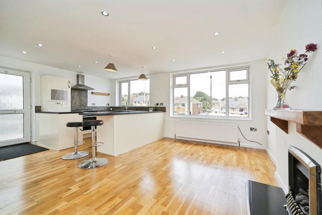 House in Leeds, West Yorkshire - View 4