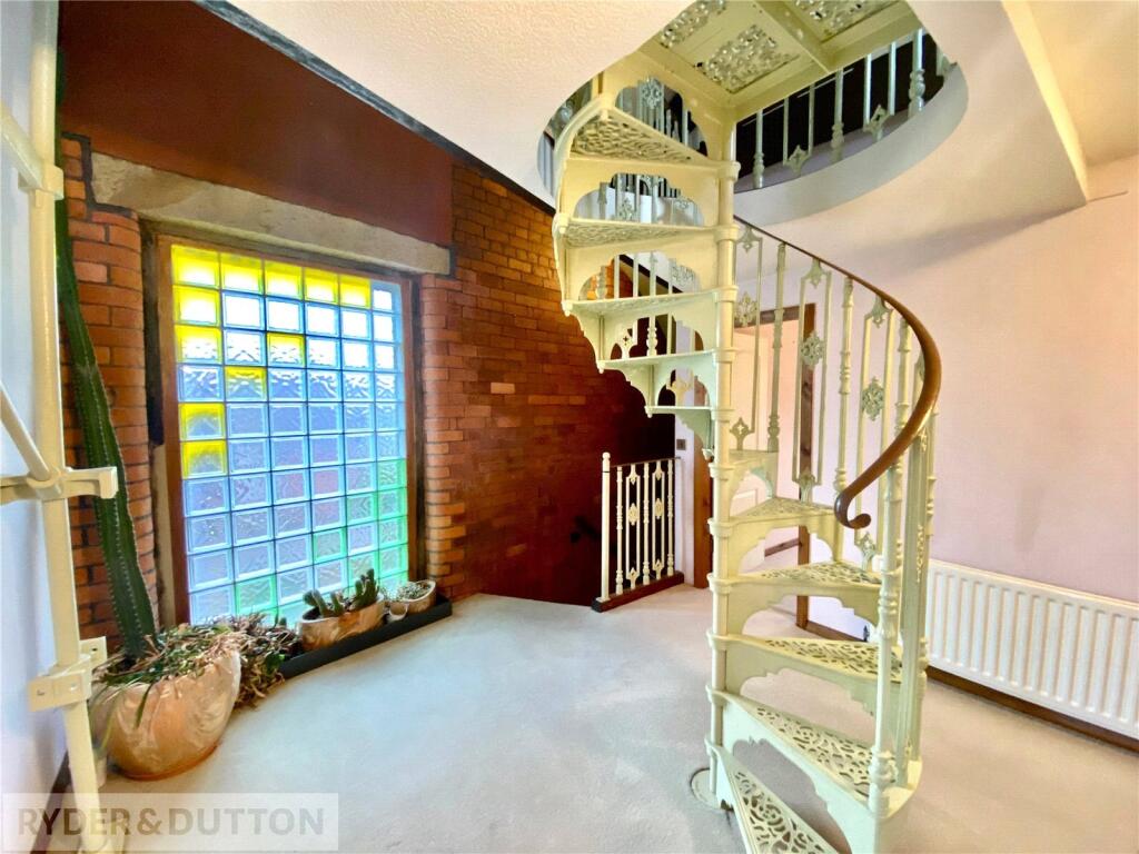 House in Oldham, Greater Manchester - More