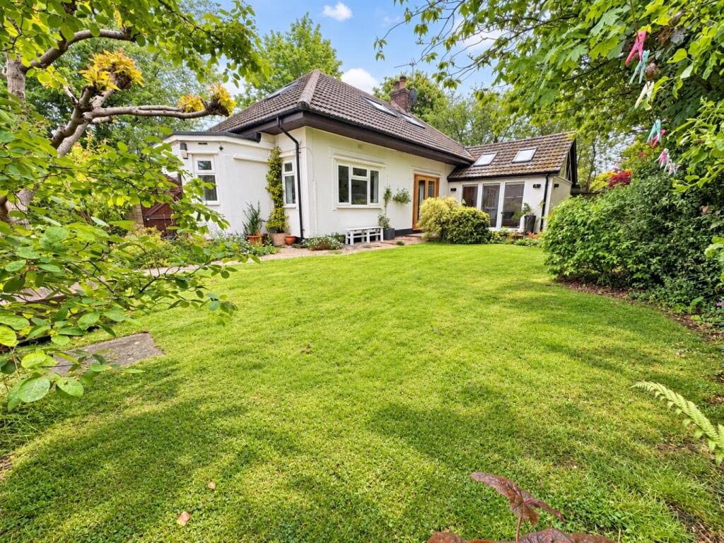 Main image of property: Ulverston Road, Rochford, Essex, SS4 3JT