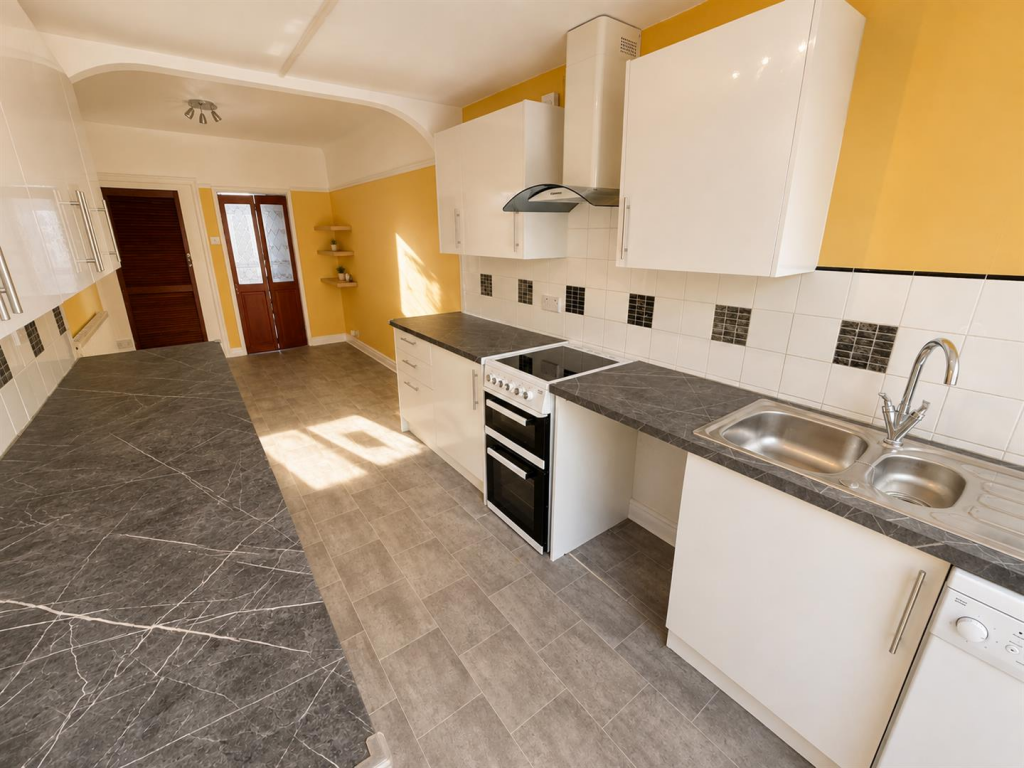 House in Pensby, Liverpool City Region - View 5