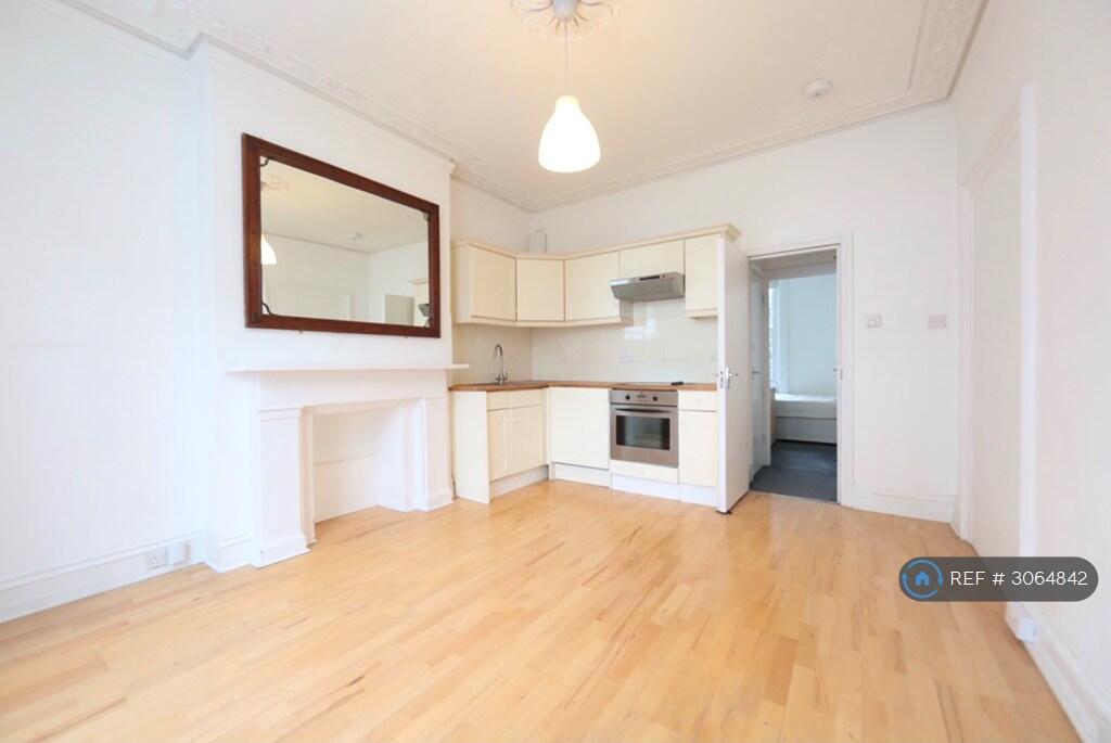 Apartment in London - View 4