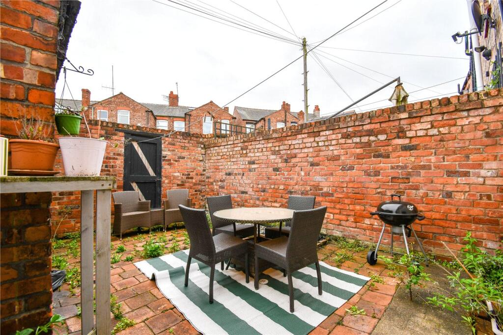 House in Wirral, Liverpool City Region - View 4