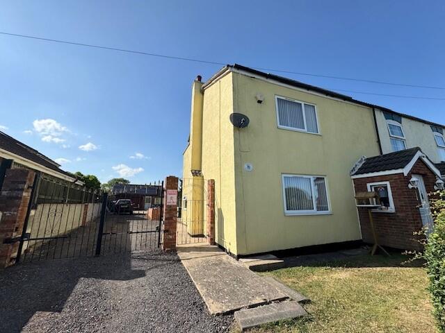 3-bed semi-detached on 1 Highfield View Magna Mile Ludford Market Rasen LN8 6AH, £230,000