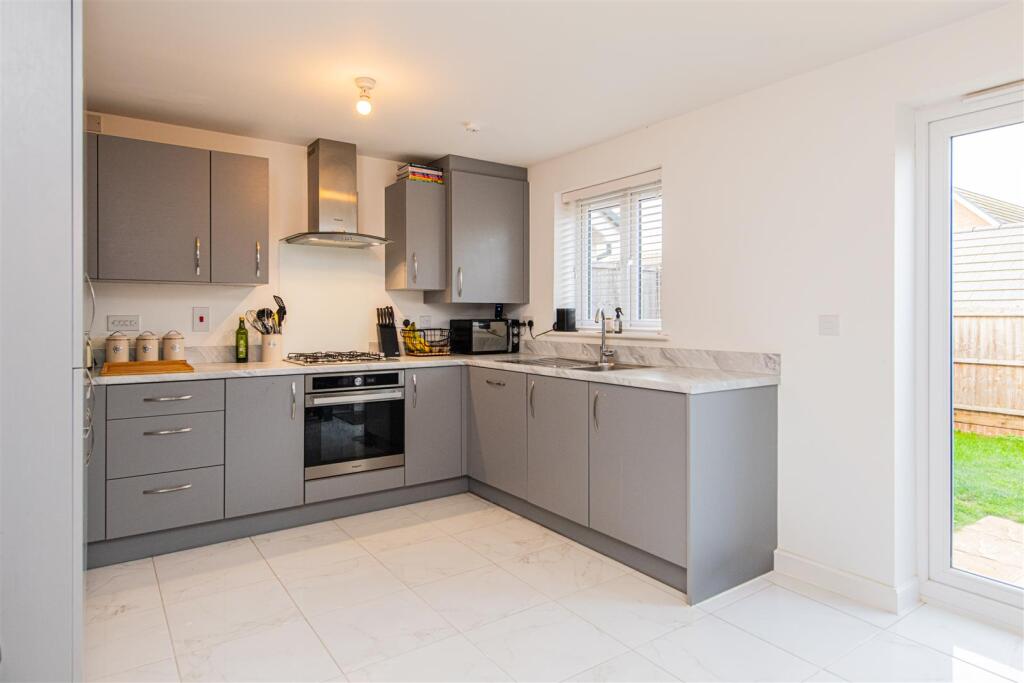 House in Northampton, Wellingborough - View 4