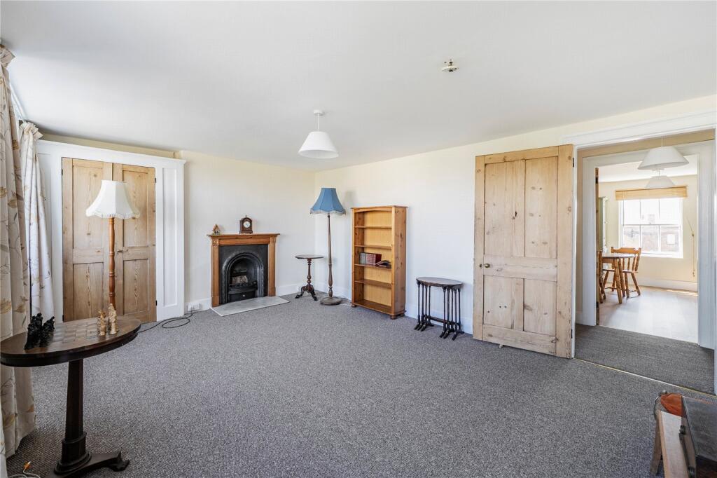 Apartment in Cheltenham, Warden Hill, Montpellier - View 5