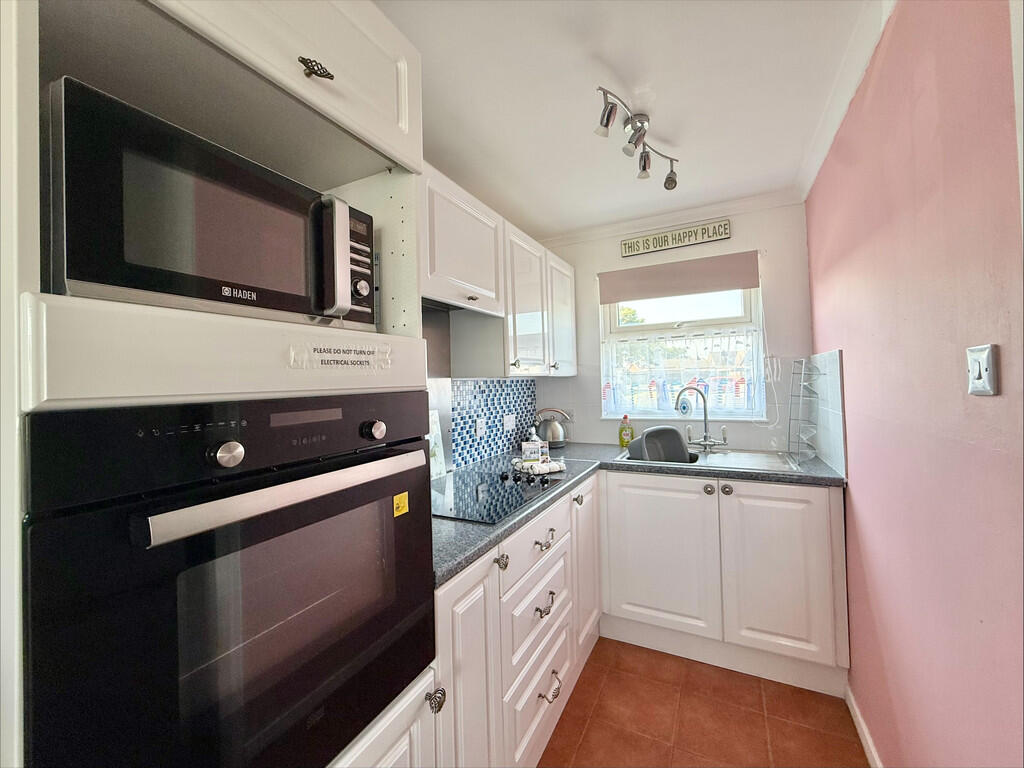 Beach Road Chalet Park, Scratby photo 5