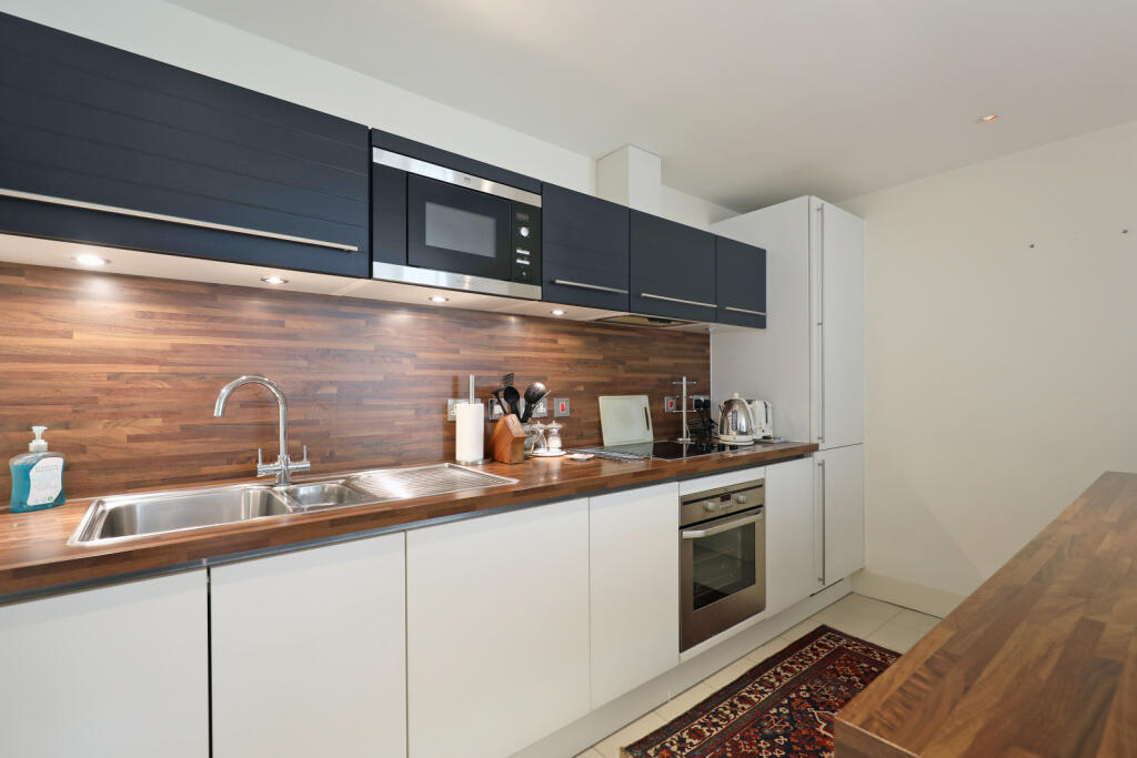 Apartment in London - More