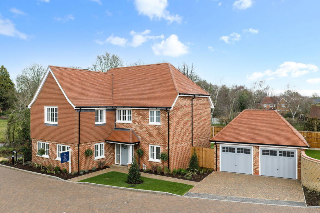 Main image of property: 153, Little Green Lane, Croxley Green, Rickmansworth, WD3 3JJ