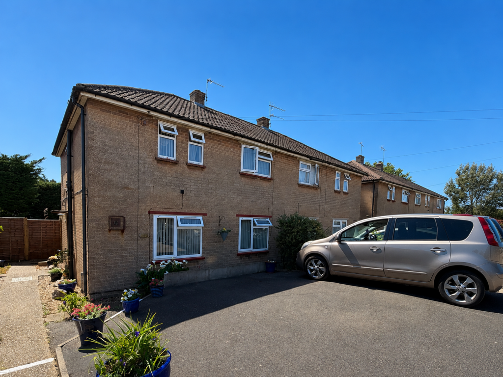 3-bed semi-detached on High Barns, Ely, Cambridgeshire, £250,000