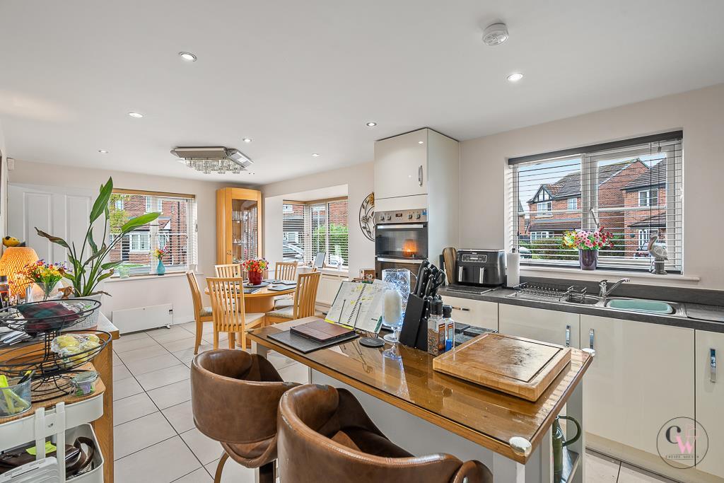 House in Middlewich, Oak Meadow, Cheshire East - View 5