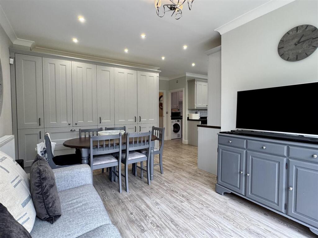 House in Newport, Chepstow - More
