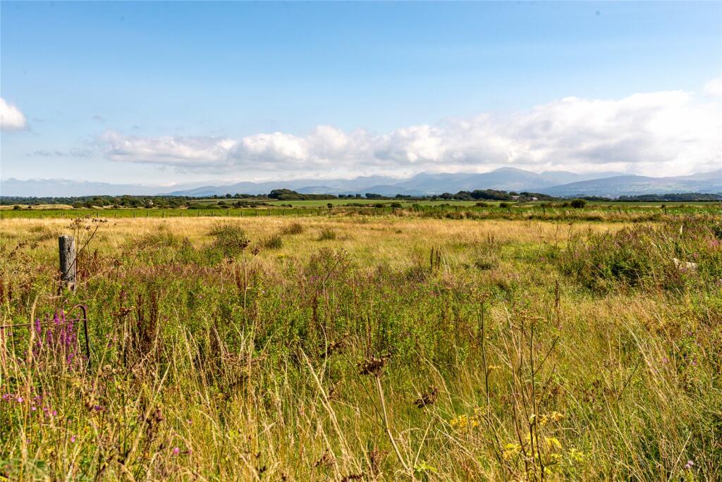 Newborough, Llanfairpwll, Sir Ynys Mon, LL61 photo 3