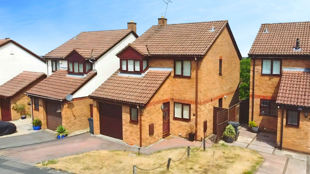 Main image of property: Ramsthorn Close, Woodhall Park, SN2