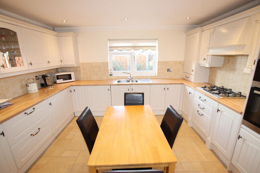 Abbigail Gardens, Clacton on Sea, CO15 photo 4
