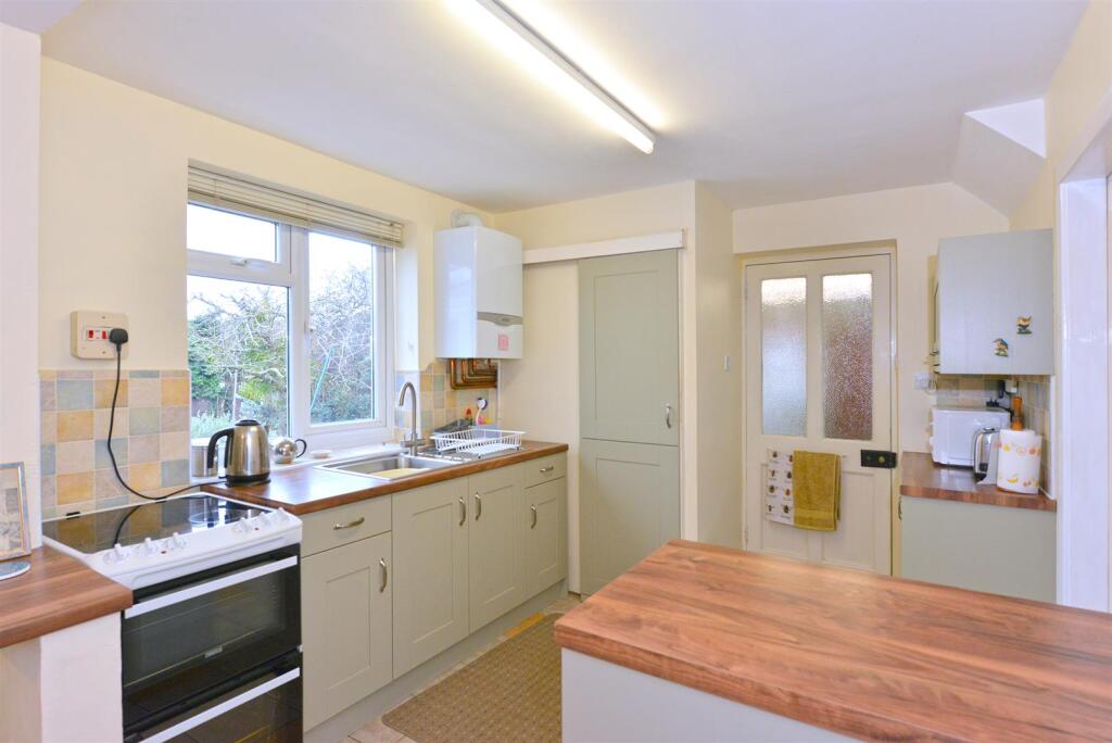 Langford Avenue, Bayston Hill, Shrewsbury photo 3