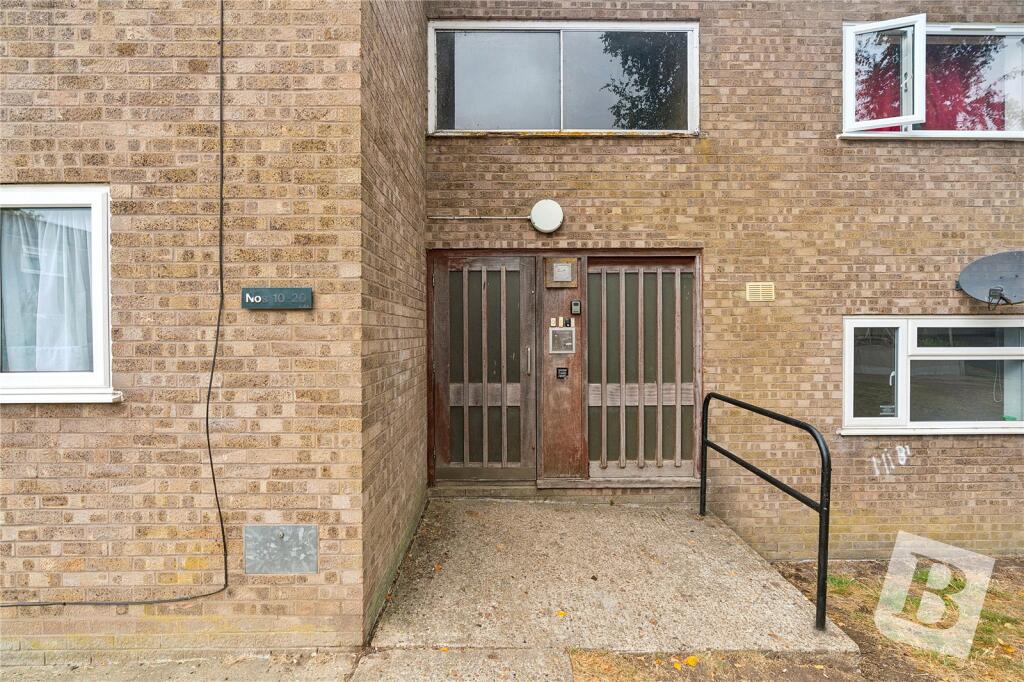 Apartment in Southend-on-Sea - View 4
