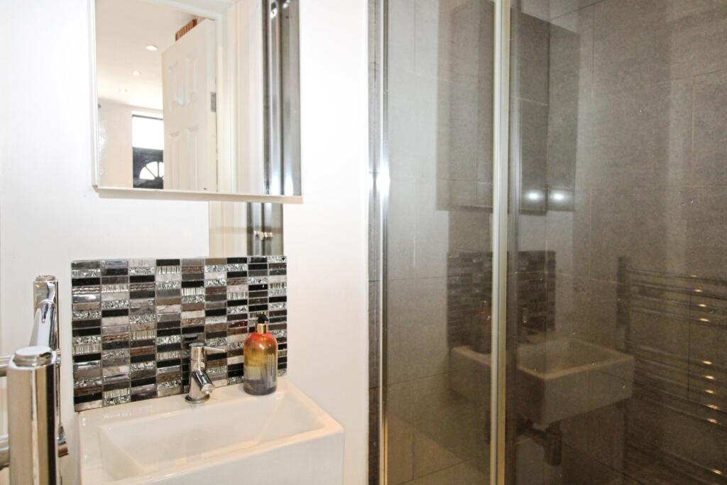 Apartment in London - More