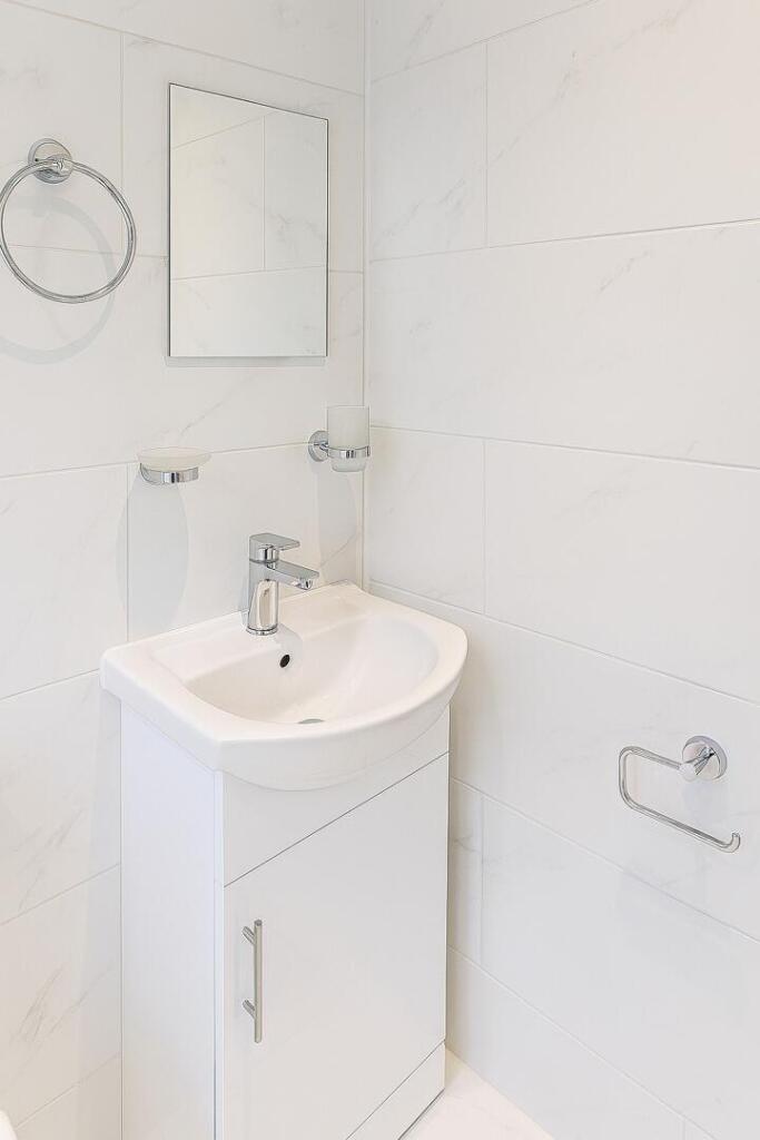 House in Watford - View 5
