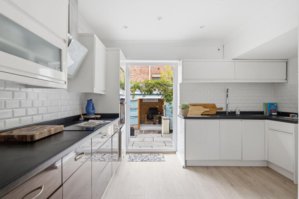 House in Tonbridge - View 3