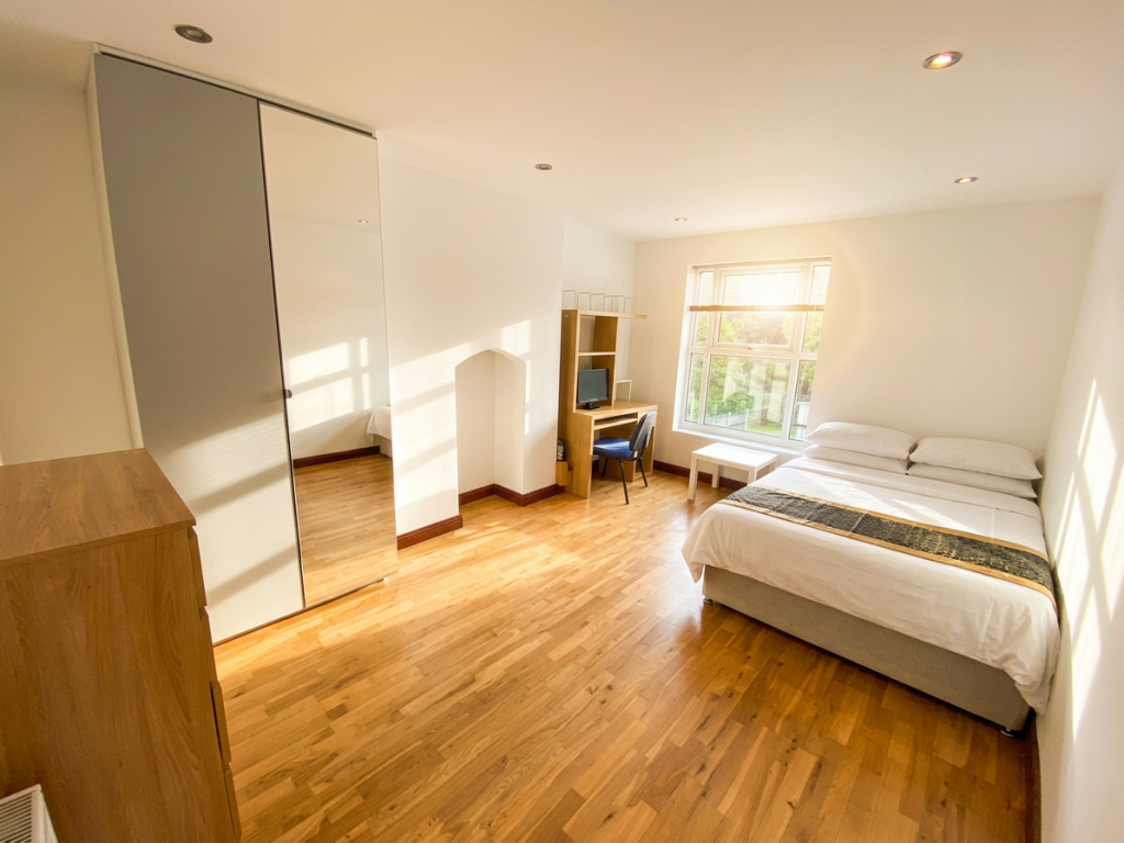 Hallewell Road - 154192, Edgbaston, West Midlands, B16