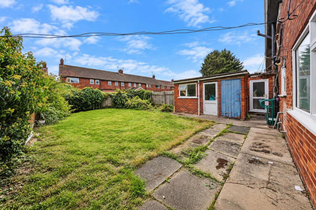 House in Hull - View 4