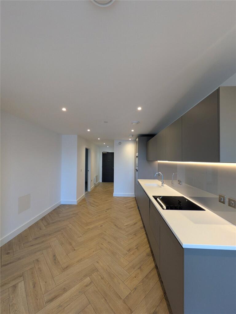 Apartment in Manchester, City Centre - View 4