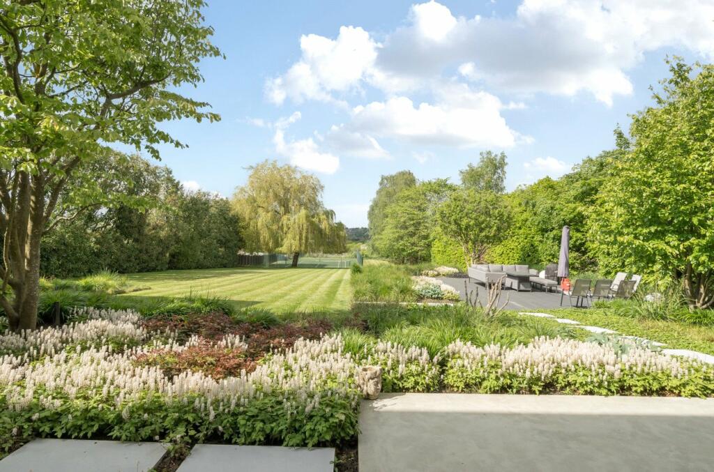 Totteridge Common, Totteridge, London, N20 photo 3