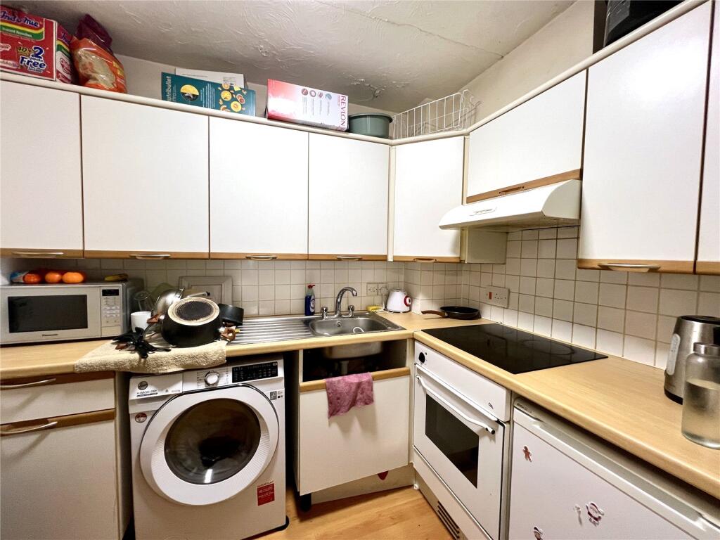 Apartment in Guildford - View 3