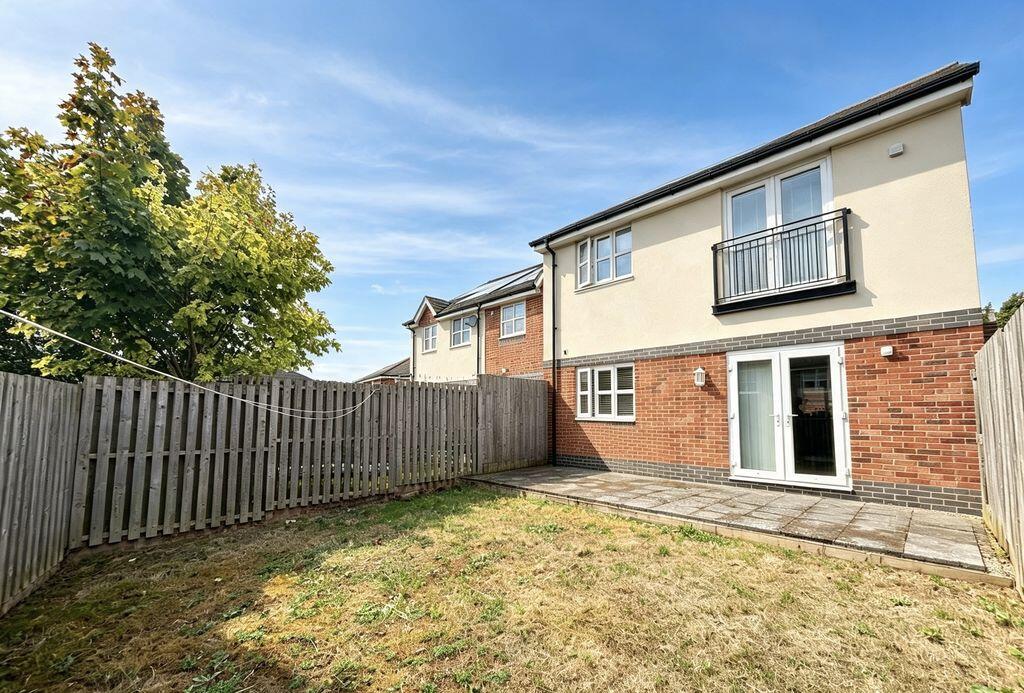 2-bed flat on Lon Parciau, Llandudno Junction, £159,950