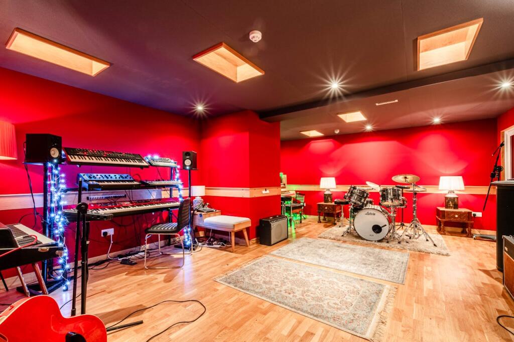 Main image of property: 15 Dock Street, Aldgate, London, E1 8JN