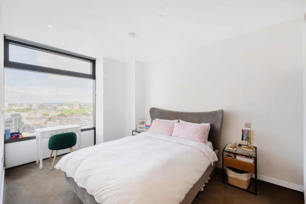 Apartment in London - More