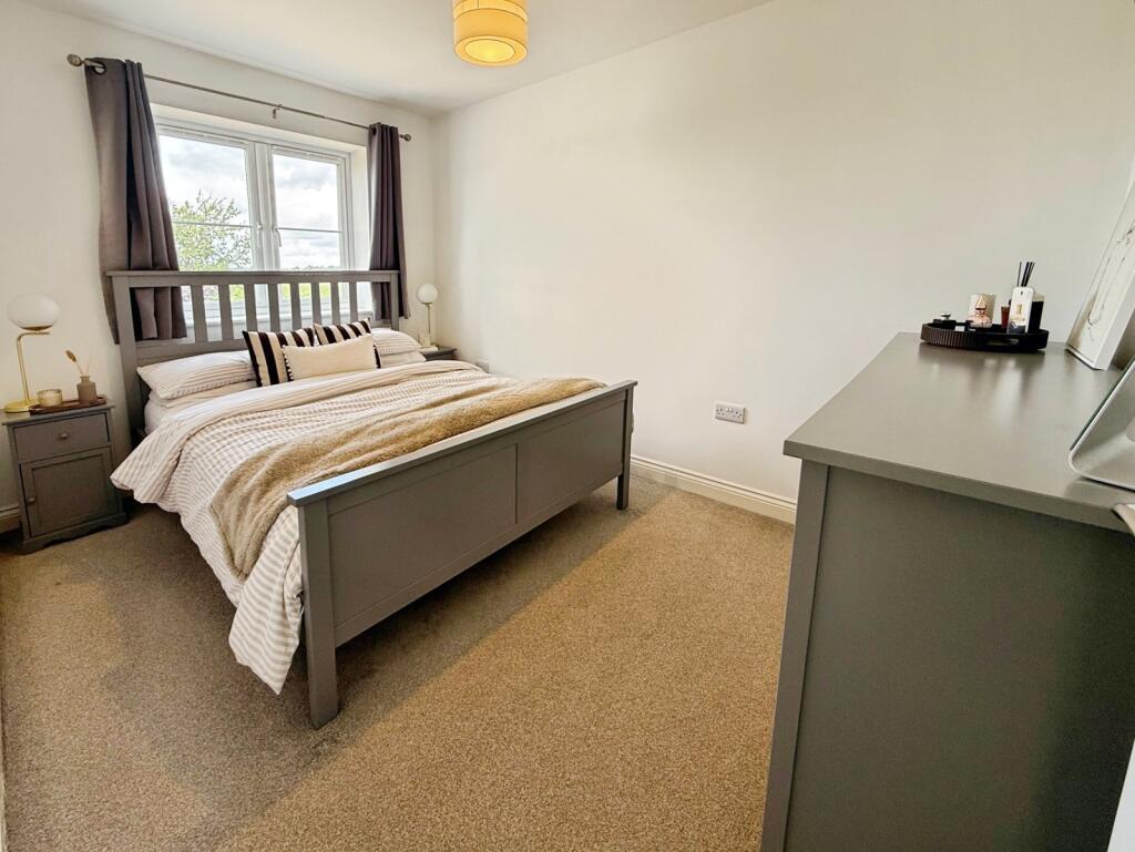 House in Lincoln - View 2
