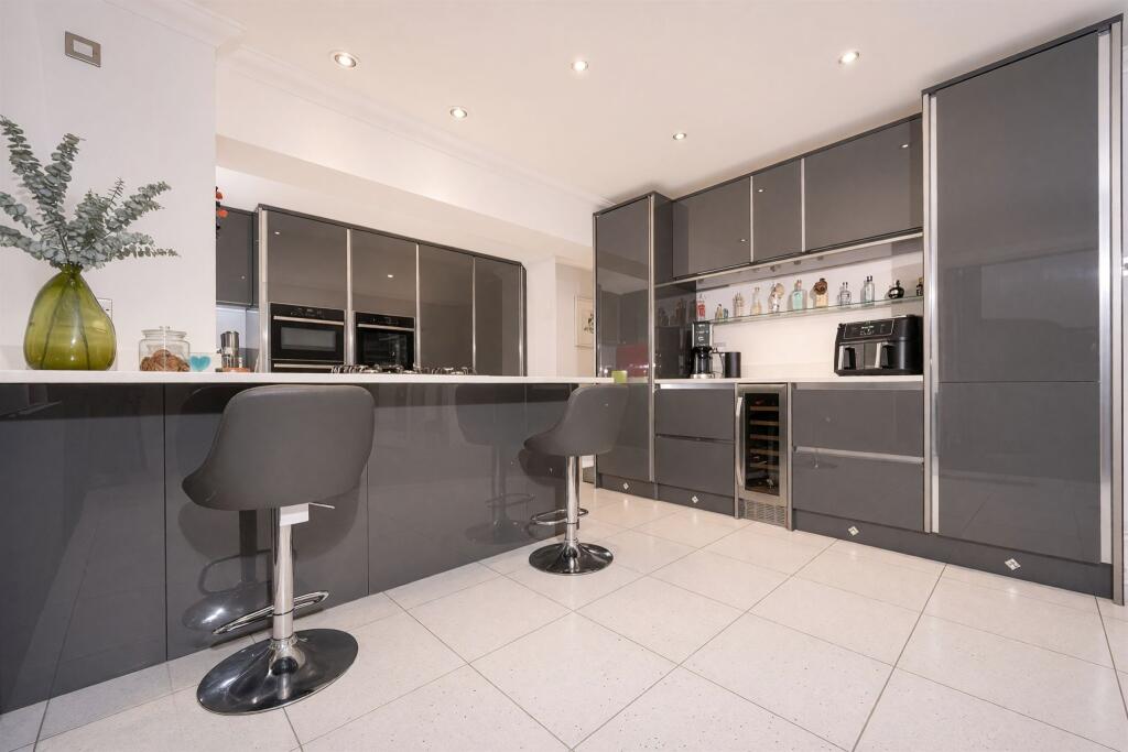 House in Northampton - View 5