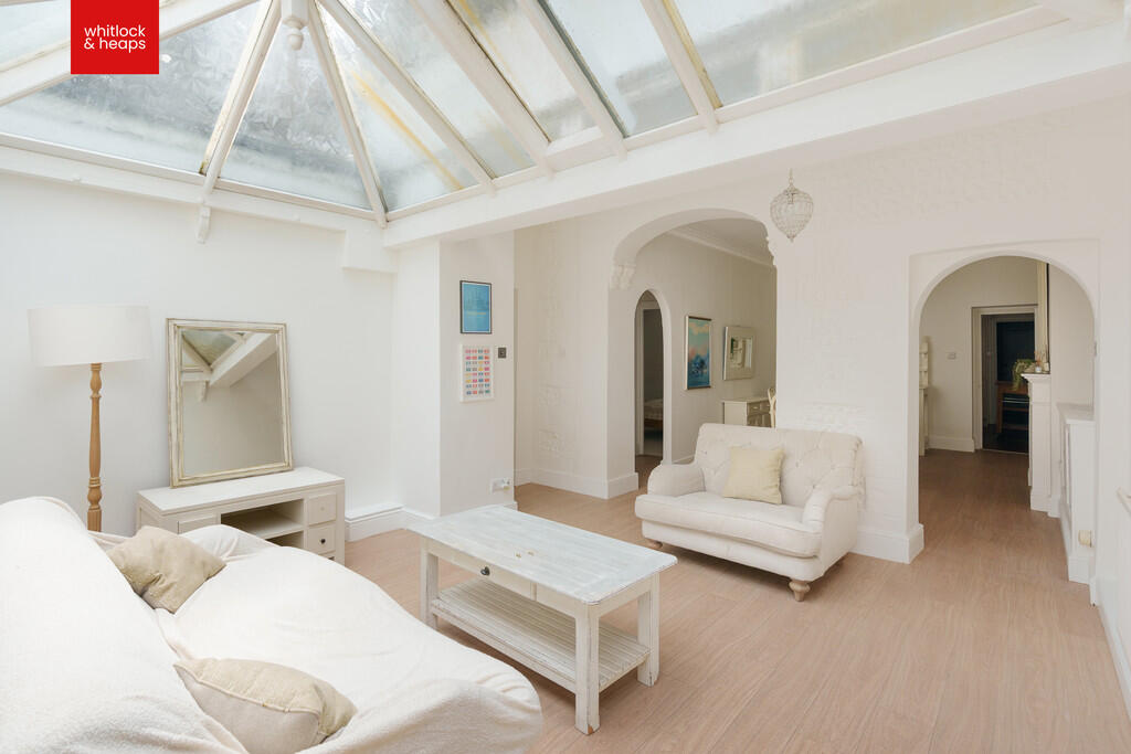 Apartment in Hove, Brunswick - View 3