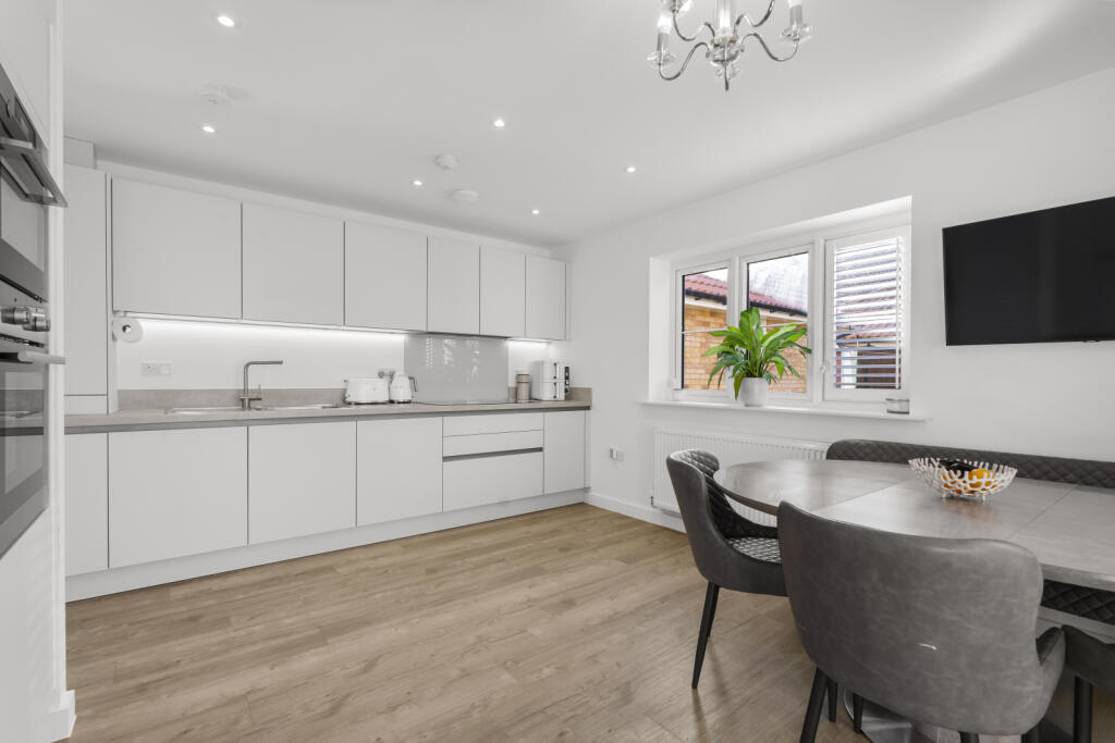 Corn Road, Bishop's Stortford, Hertfordshire, CM23 photo 2
