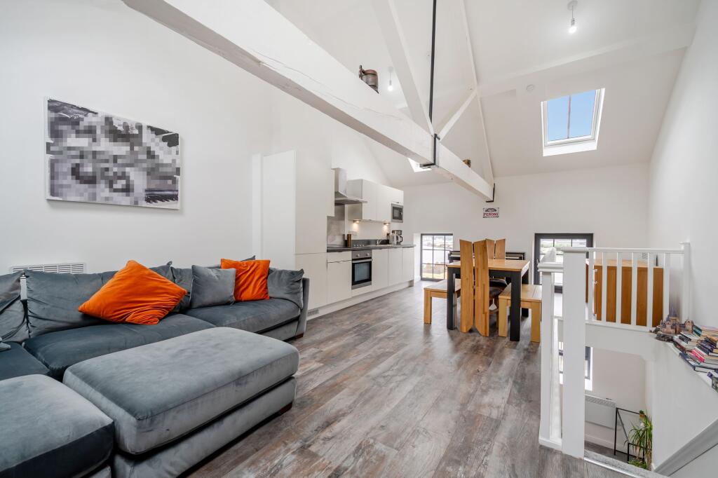 Apartment in Rochester, Troy Town - View 2