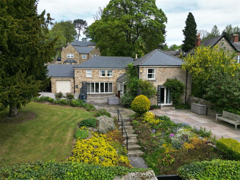 Main image of property: Quaker Lane, Richmond