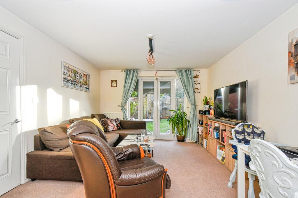 Chastleton Road, Swindon photo 4