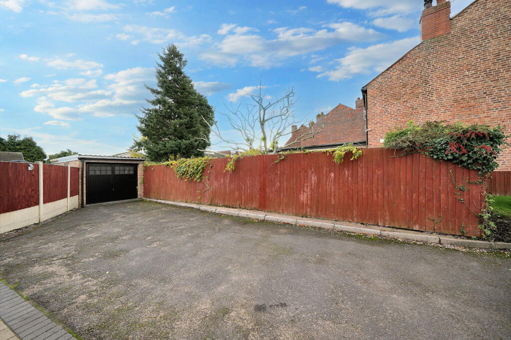 Walsall Road, Wednesbury photo 3