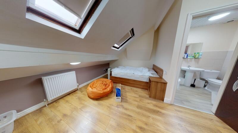House in Leeds - View 4